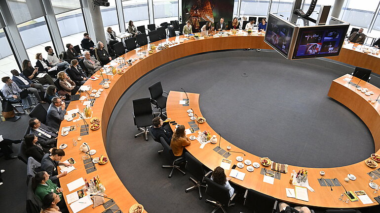 Europasaal des Deutschen Bundestages von oben fotografiert.